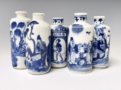 Lot 335 - Five Chinese blue and white porcelain snuff...