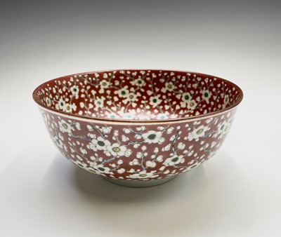 Lot 380 - A Japanese porcelain Arita bowl, early 20th...