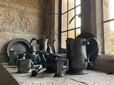 Lot 101 - A collection of various pewter items, together...