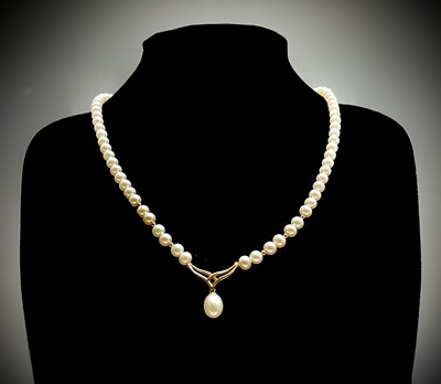 Lot 234 - An Akoya pearl and 9ct gold 46cm necklace