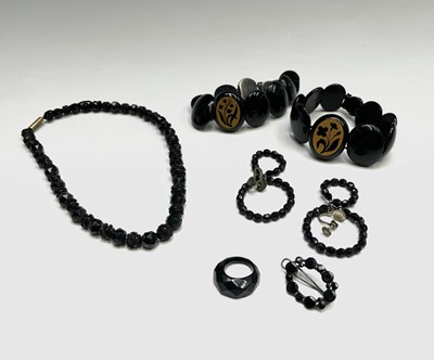 Lot 258 - "Jet" jewellery