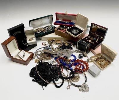 Lot 266 - Costume jewellery