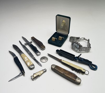 Lot 482 - Pocket knives etc.