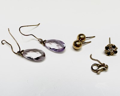 Lot 339 - Two pairs of earrings, a single earring set...