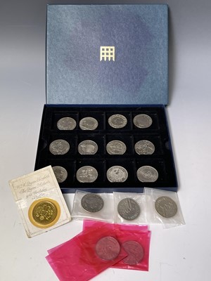 Lot 39Q - UK £5 coins, 1990 - 2008. 18 in total. Some...