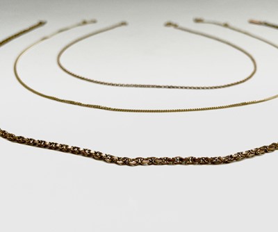 Lot 276 - A fancy 9ct gold 54cm chain, a 9ct 49cm chain...