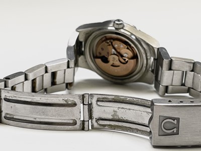Lot 6 - A ladies Omega stainless steel automatic...