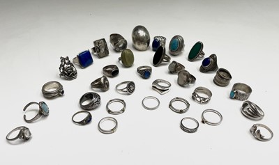 Lot 290 - A collection of silver rings 277.2gm