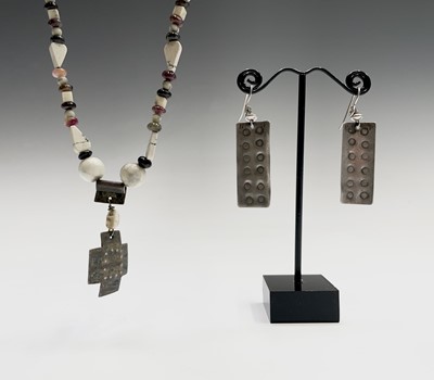 Lot 294 - Nancy Pickard jewellery - A necklace and a...