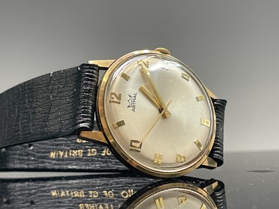Lot 15 - A Holmans presentation gold watch by Astral...