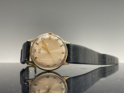 Lot 15 - A Holmans presentation gold watch by Astral...