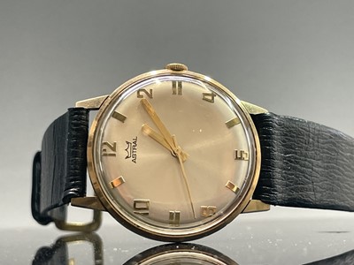 Lot 15 - A Holmans presentation gold watch by Astral...