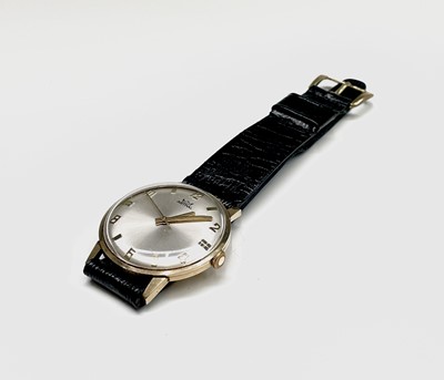 Lot 15 - A Holmans presentation gold watch by Astral...