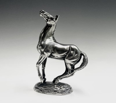 Lot 62 - A John Pinches silver horse 19.54oz 11.7cm Boxed