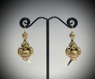 Lot 326 - A pair of Victorian 15ct gold acorn earrings 7....