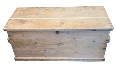 Lot 3118 - A Victorian pine blanket box, height 48cm,...