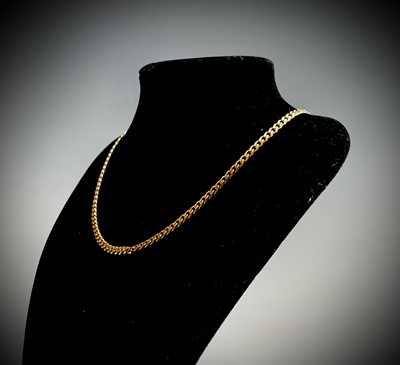 Lot 388 - A 9ct curb link 55cm chain 18.5gm