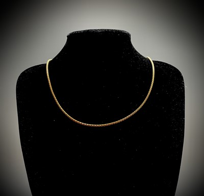 Lot 180 - An 18ct Stella gold 58cm snake link chain 8.8gm