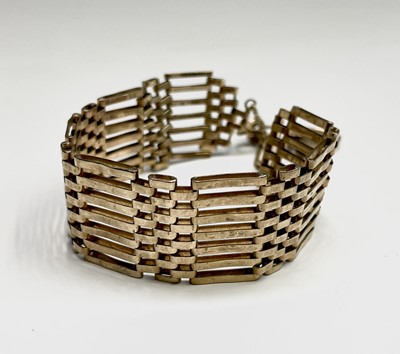 Lot 393 - A 9ct gold seven-bar gate-link bracelet 20cm...