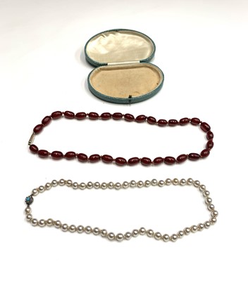 Lot 413 - Two necklaces