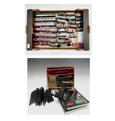 Lot 533 - Triang / Triang-Hornby and Hornby Dublo 00...