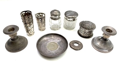 Lot 84 - An Edwardian silver repouse silver pot 1.4oz,...