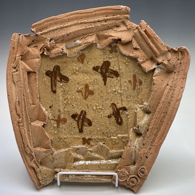 Lot 1035 - Peter Smith. A symmetric slipware plate....
