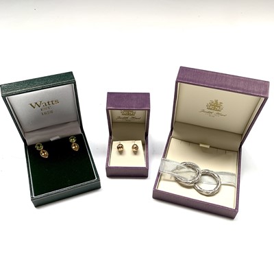 Lot 461 - A pair of Judith Hart 9ct white gold earrings...