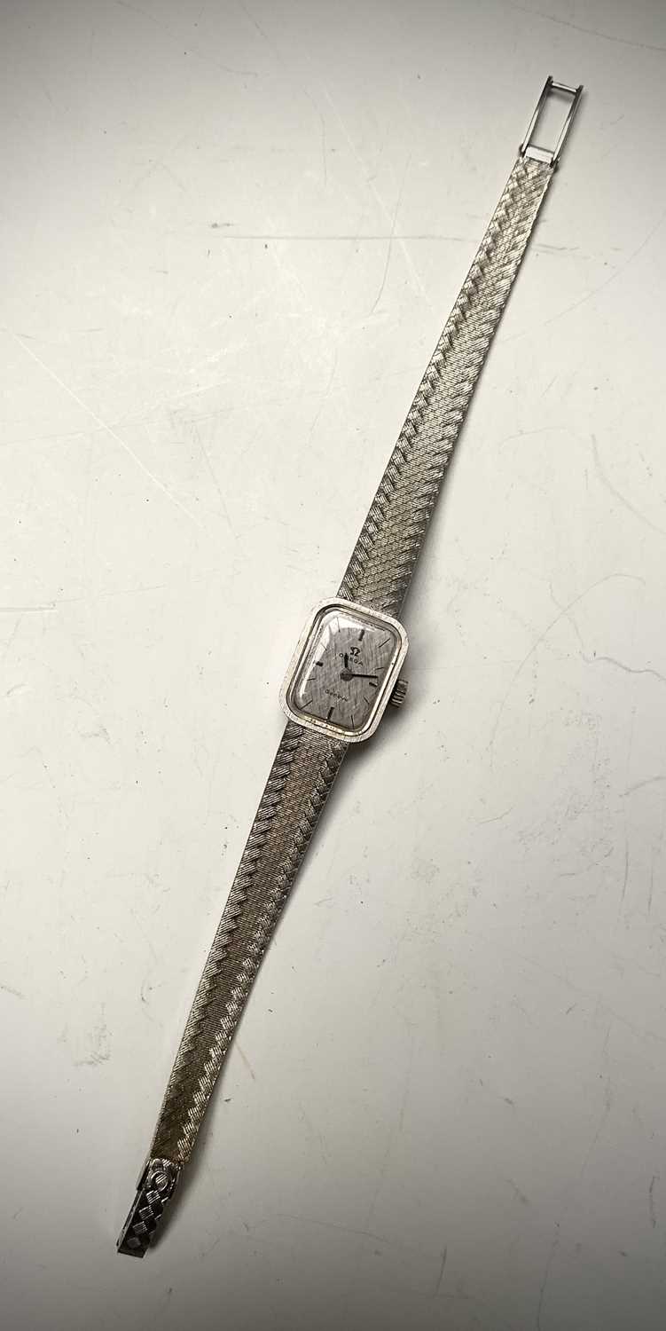 Lot 10 - An Omega ladies 18ct white gold wristwatch...