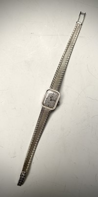 Lot 10 - An Omega ladies 18ct white gold wristwatch...