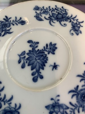 Lot 4 - A Chinese blue and white porcelain jar and...
