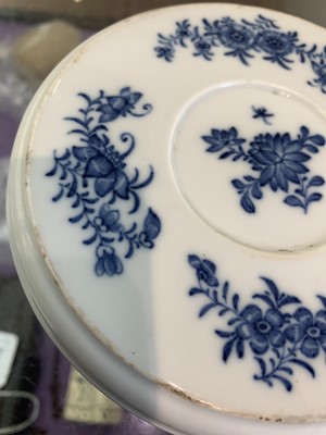 Lot 4 - A Chinese blue and white porcelain jar and...