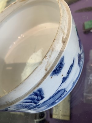 Lot 4 - A Chinese blue and white porcelain jar and...