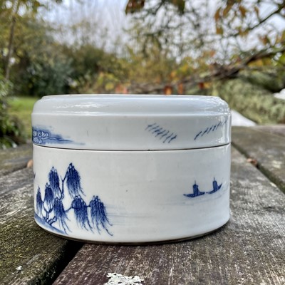 Lot 4 - A Chinese blue and white porcelain jar and...