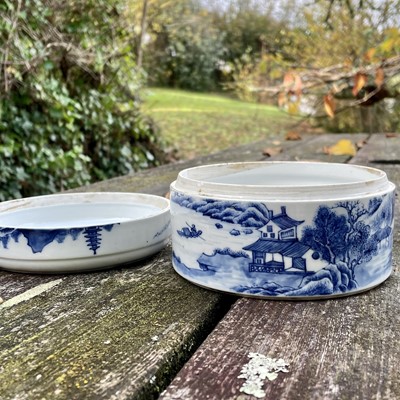 Lot 4 - A Chinese blue and white porcelain jar and...