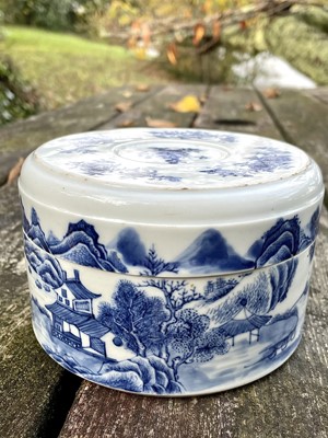 Lot 4 - A Chinese blue and white porcelain jar and...