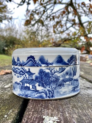 Lot 4 - A Chinese blue and white porcelain jar and...