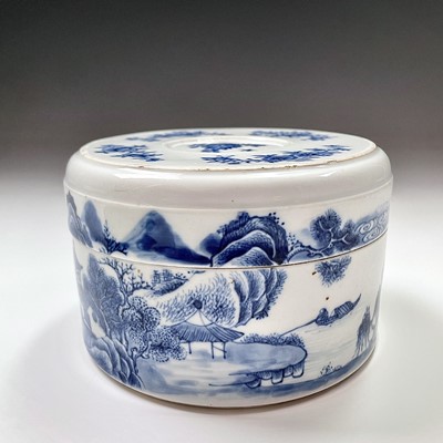 Lot 4 - A Chinese blue and white porcelain jar and...