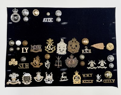 Lot 201 - Miscellaneous - 1. A display card containing...