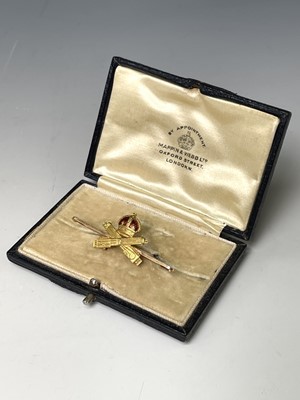 Lot 277 - Machine Gun Corps Gold Tie Pin / Sweetheart...