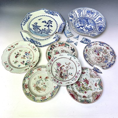 Lot 64 - A Chinese Kraak blue and white porcelain dish,...