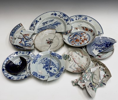 Lot 80 - Eleven Chinese porcelain plates, 18th and 19th...