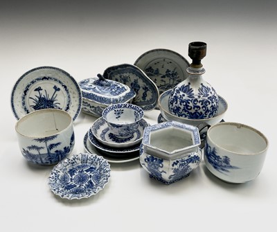 Lot 56 - A large quantity of Chinese blue and white...
