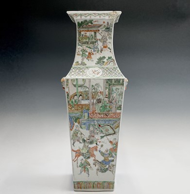 Lot 16 - A Chinese famille verte porcelain vase, 19th...