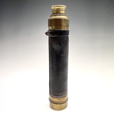 Lot 92 - A Coronet Midget brown bakelite camera, height...