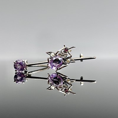 An Edwardian bee brooch 35.5mm 2.1gm