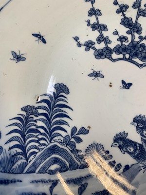 Lot 19 - A Chinese blue and white porcelain charger,...