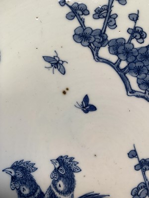 Lot 19 - A Chinese blue and white porcelain charger,...
