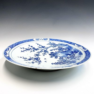 Lot 19 - A Chinese blue and white porcelain charger,...