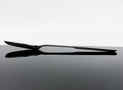 Lot 139 - A beaded double-ended marrow scoop by George...